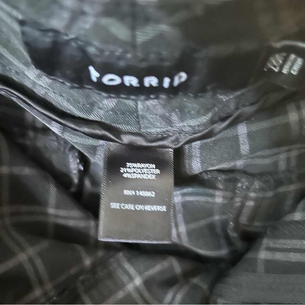 Torrid Plaid Ankle Skinny Pants - Picture 10 of 11